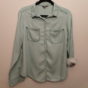 Women's Button-Up Shirt